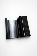 E-Ride Pro Wallbox-Halter mit Kabelfach – Studioansicht