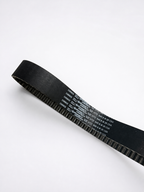 Surron Ultra Bee Antriebsriemen – Beschriftung und Materialdetail